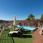 In With Private Heated Pool וילה